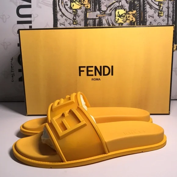 NEW - FENDI Logo-Embossed Baguette Rubber Slide Sandals - Yellow Size US 7